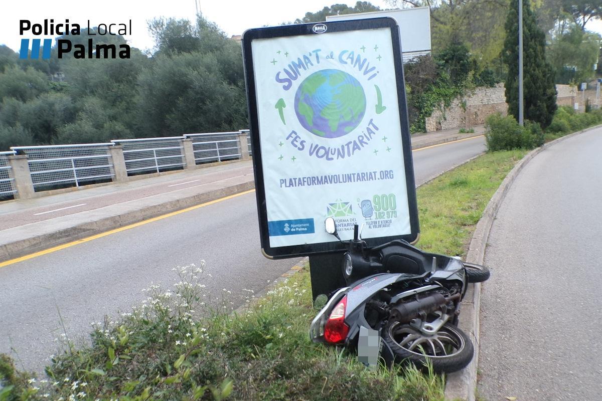 El lugar en el que la Policía Local encontró la moto accidentada.