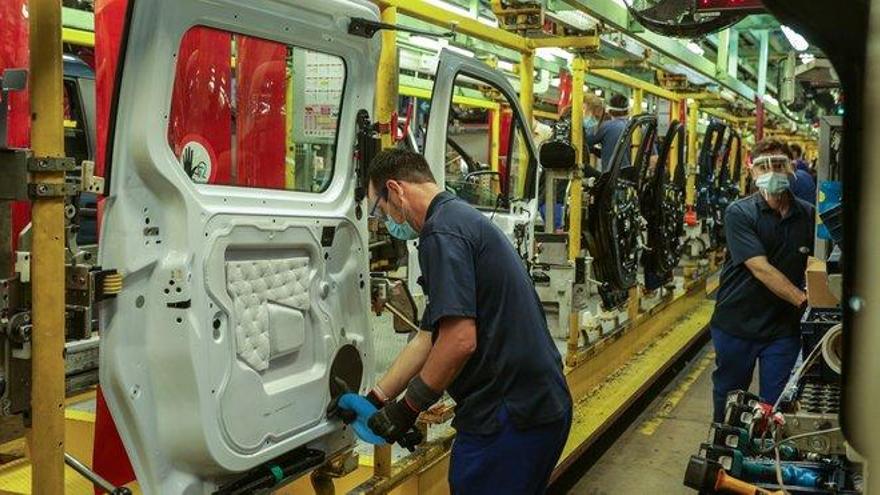 El Gobierno se aferra a la movilidad eficiente y sostenible para dar ayudas al sector del automóvil