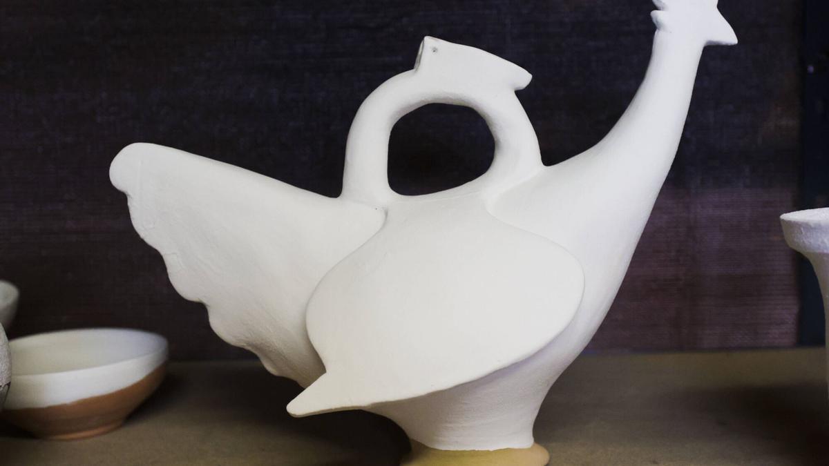 El tradicional gallo de la alfarería de Faro.