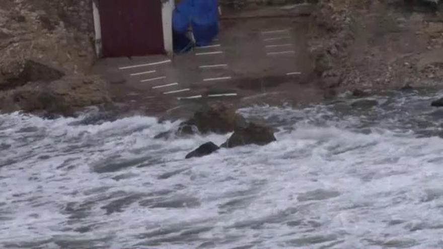 El temporal deixa onades de fins a 7 metres i ratxes de vent de més de 80 km/h