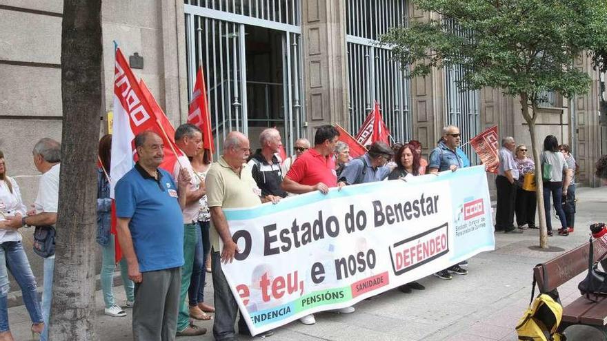 El 39% de las pensiones que perciben los ourensanos no llega a la cuantía mínima