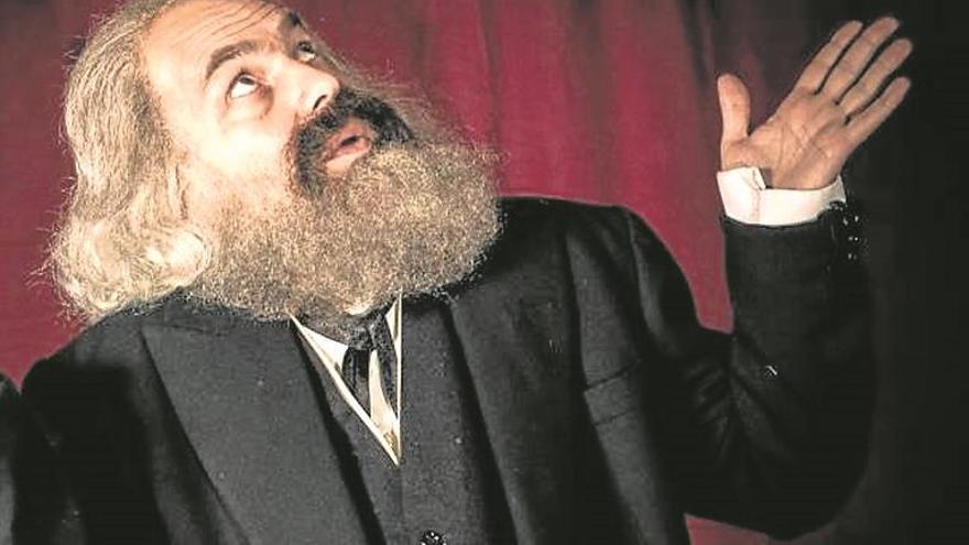 Karl Marx revoluciona el Teatro de las Esquinas