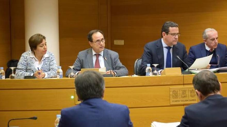 El conseller Vicent Soler durante su intervención de ayer en las Cortes para explicar los presupuestos de la Generalitat de 2018.