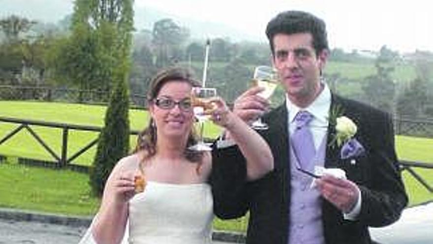 María Jiménez y José María Córdoba en el campo municipal de La LLorea.