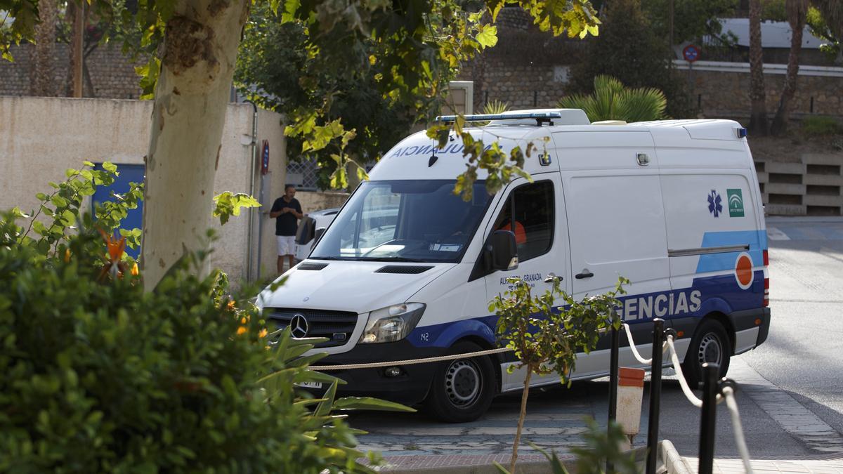 Imágenes del hospital de Motril donde Ángeles Bejar, madre de Luis Rubiales, es atendida tras realizar una huelga de hambre en apoyo a su hijo, en una iglesia de la localidad.