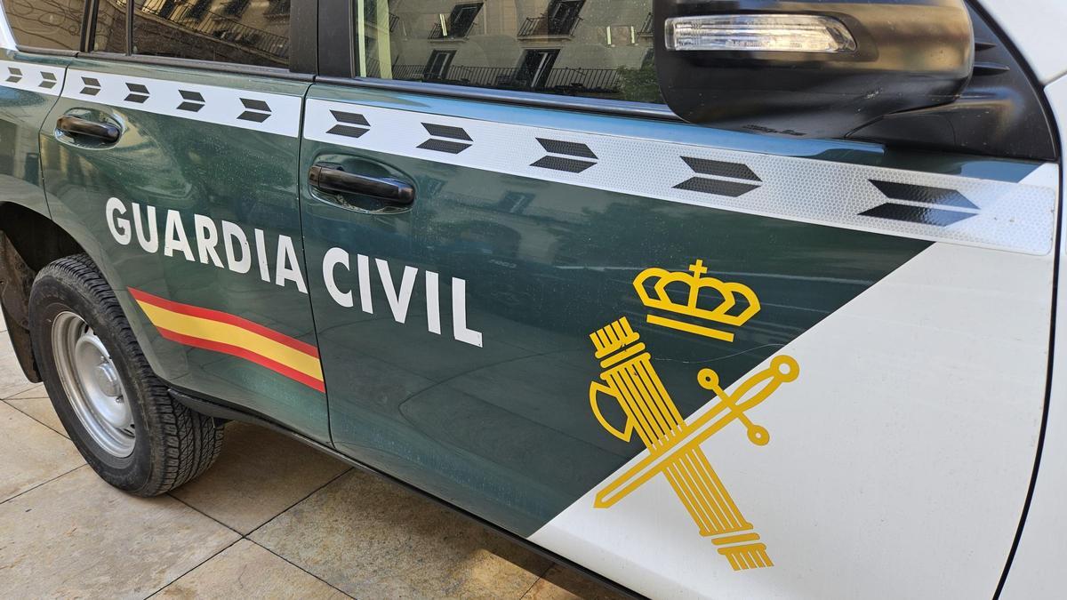 Imagen de archivo de un vehículo de la Guardia Civil de Alicante.
