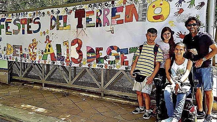 La FundaciÃ³ Natzaret colocÃ³ el cartel de las fiestas.