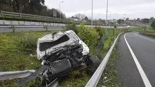La salida de la AP-9 hacia Palavea, cortada tres horas tras una colisión entre dos vehículos