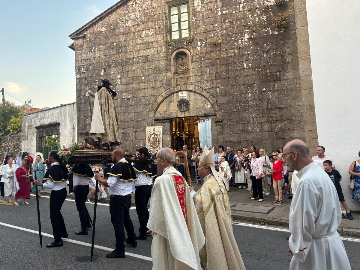 Santiago honra a San Roque con su tradicional procesión Santiago honra a San Roque con su tradicional procesión