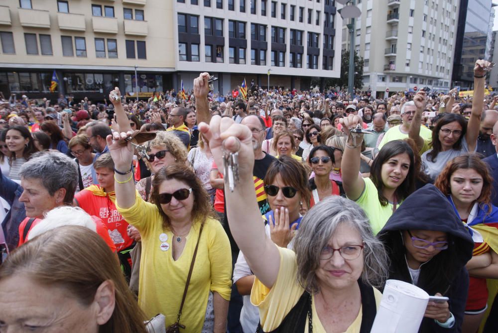 Concentració a la Plaça U d''octubre