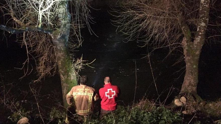 Un helicóptero se incorpora a la búsqueda de la mujer desaparecida en el río Tiétar