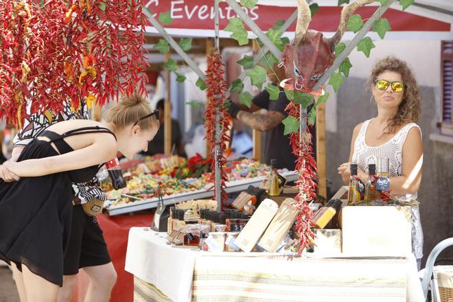 Pures Mallorca-Feeling: Auf dem Markt von Artà