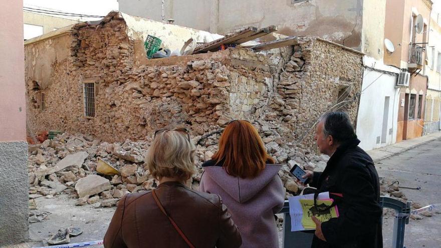 Alertan de que puede haber más derrumbes en San Antón tras el desplome de una casa