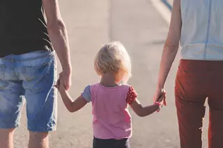 El Tribunal de la UE determina que los hombres pueden cobrar este complemento por maternidad