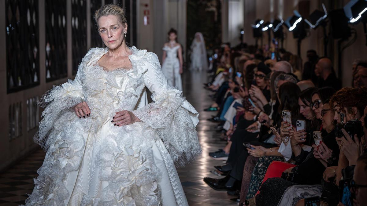 Desfile de Vivienne Westwood novias en la Universitat de Barcelona