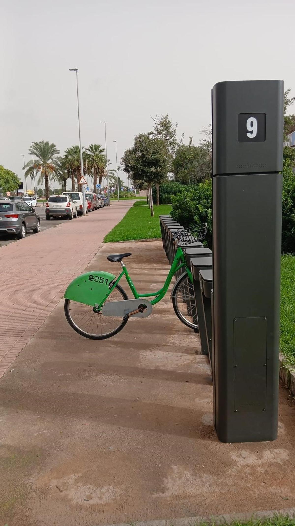 Una bicicleta en una base nueva.