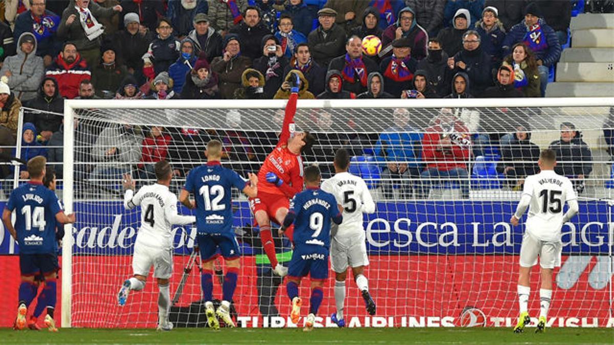 Las paradas de Courtois que salvaron al Madrid en Huesca