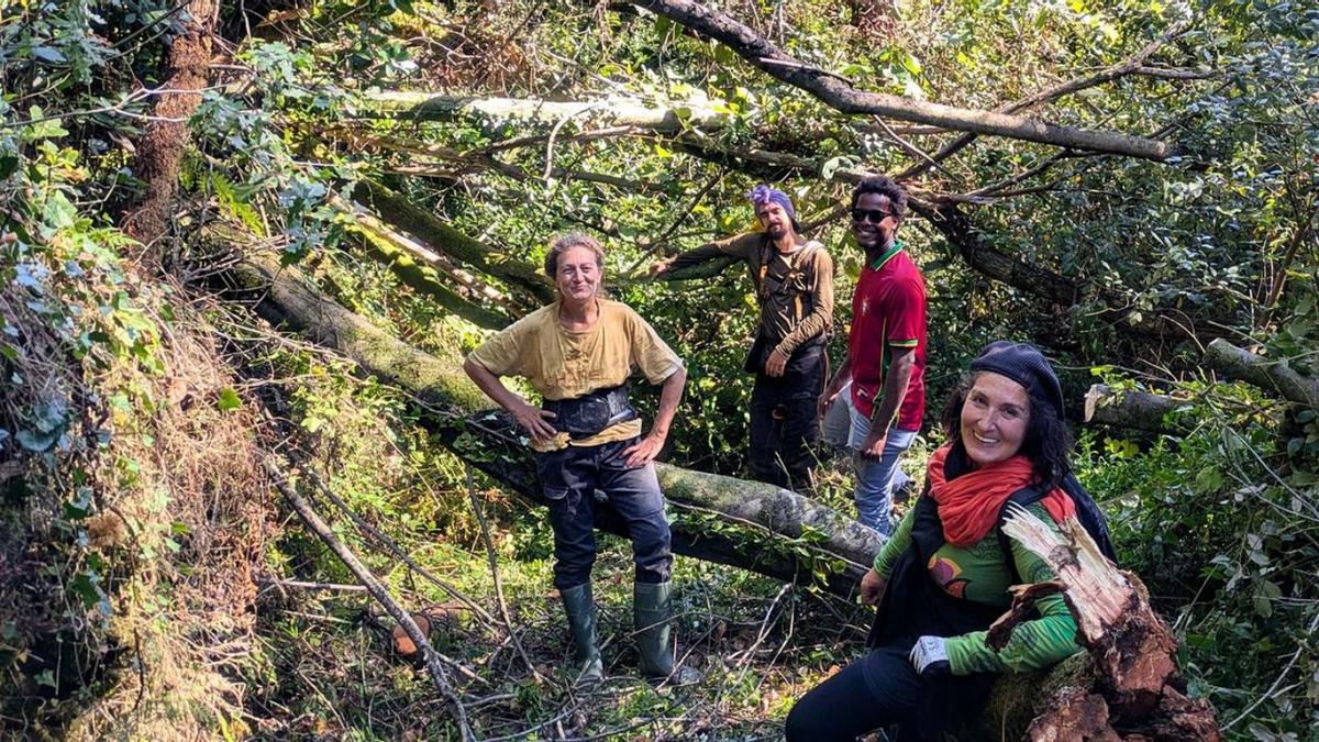 Algunos de los integrantes del equipo que abrió el antiguo camino.