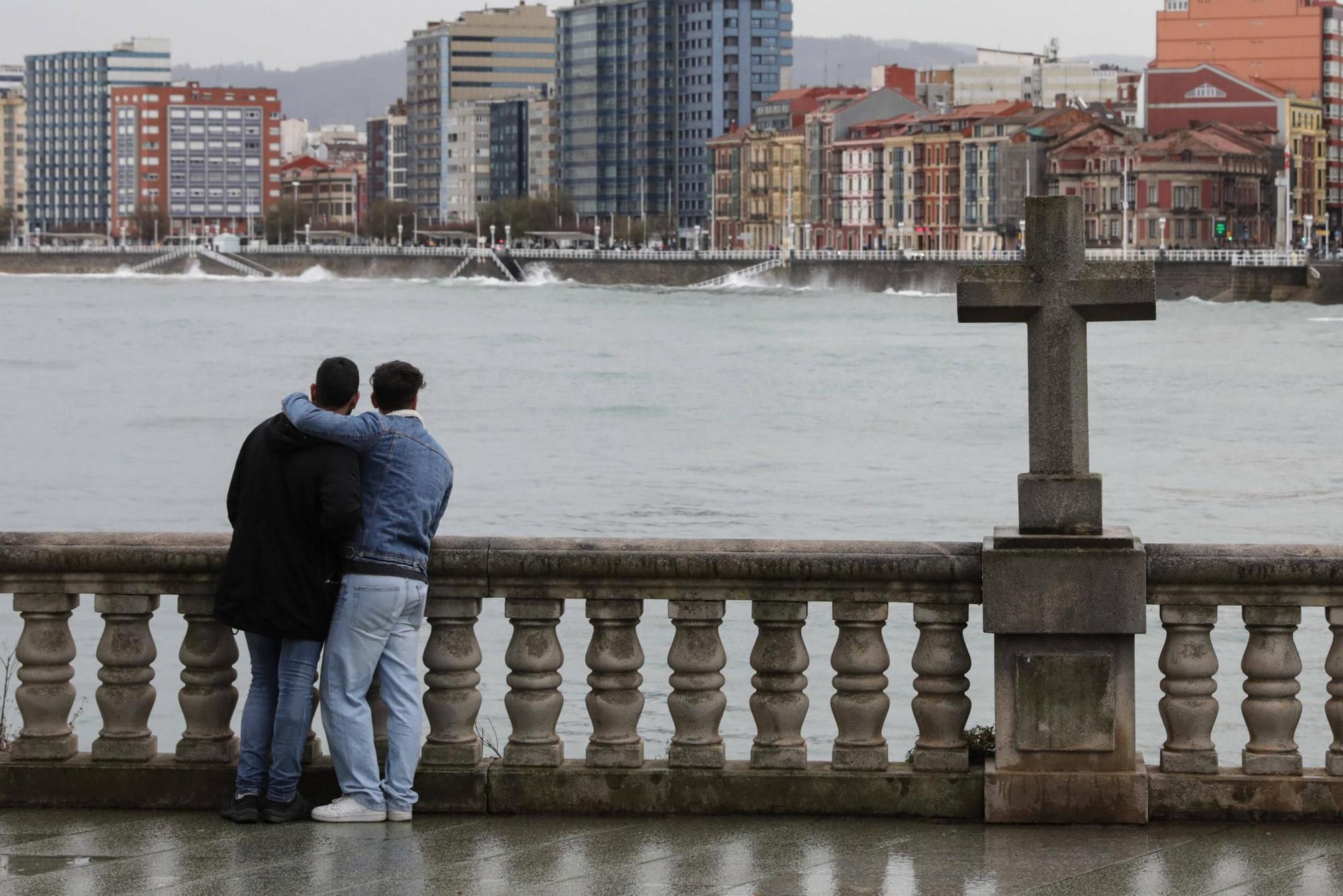 Los hoteles y restaurantes de Gijón comienzan a llenarse en Semana Santa (en imágenes)