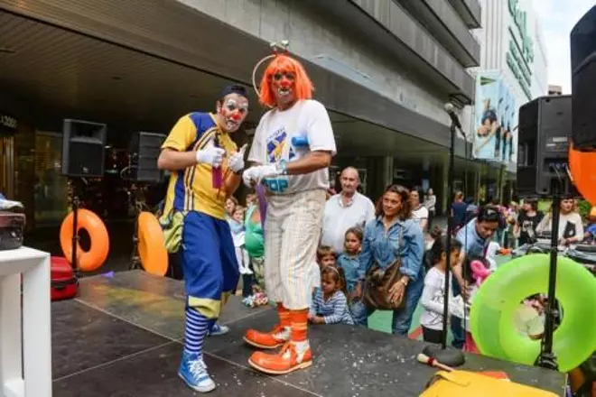 Feria de vacaciones en Mesa y López