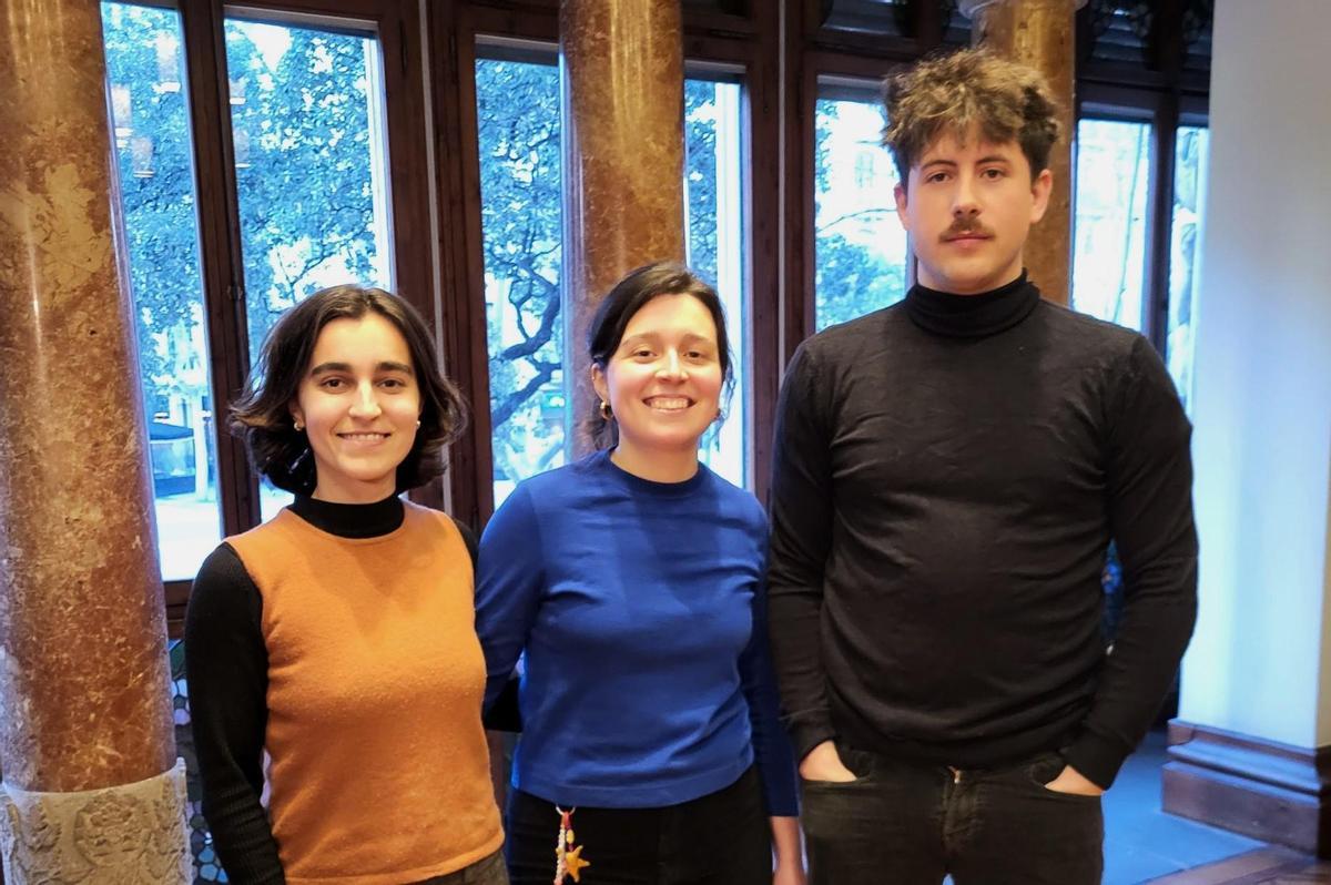Sara Farré, Helena Mateos y Jan Clota, responsables del proyecto 'Això és una excavació'