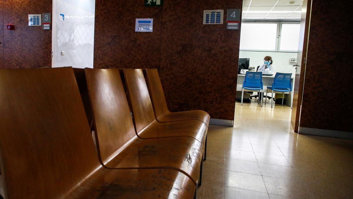 La falta de personal ha dejado sin médicos a municipios del interior de Castellón.