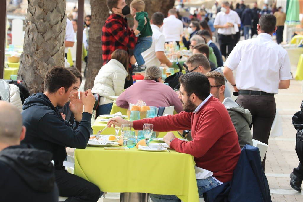 Así es el ambiente en Cartagena en el primer fin de semana con terrazas abiertas