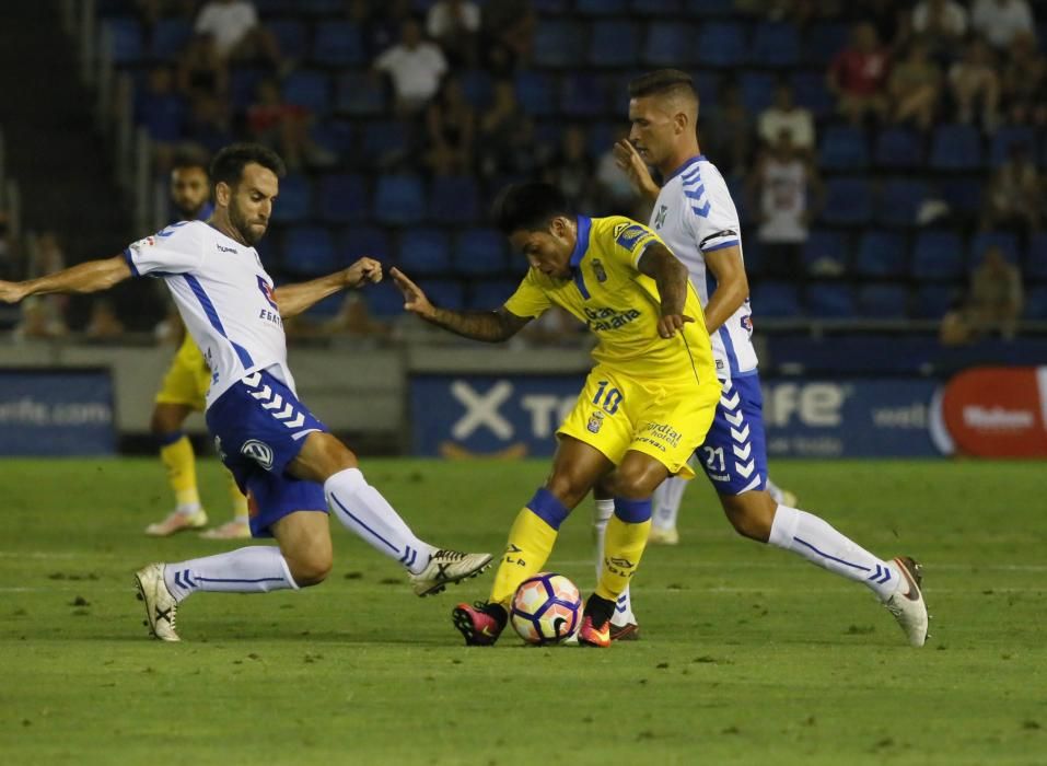 Delia Padrón Partido Copa Mahou entre el Tenerife y Las Palmas.