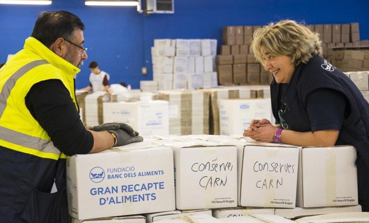 Dos voluntarios del Gran Recapte d’Aliments.