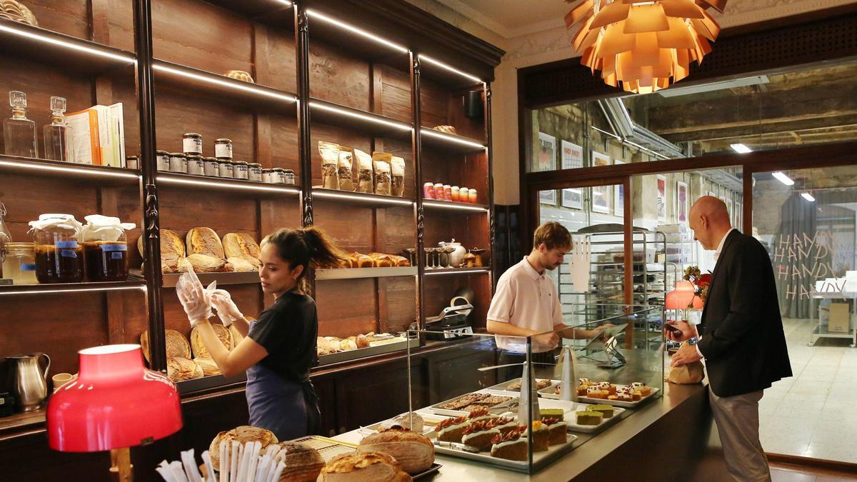 El interior de Handy Bakery.