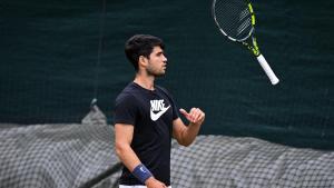 Alcaraz, en el entrenamiento en Wimbledon.