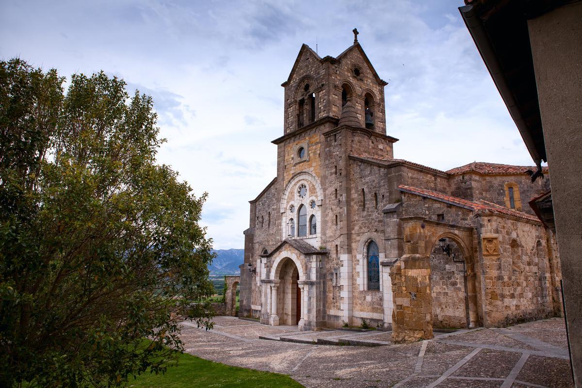 La iglesia de San Vicente en Frías, Burgos