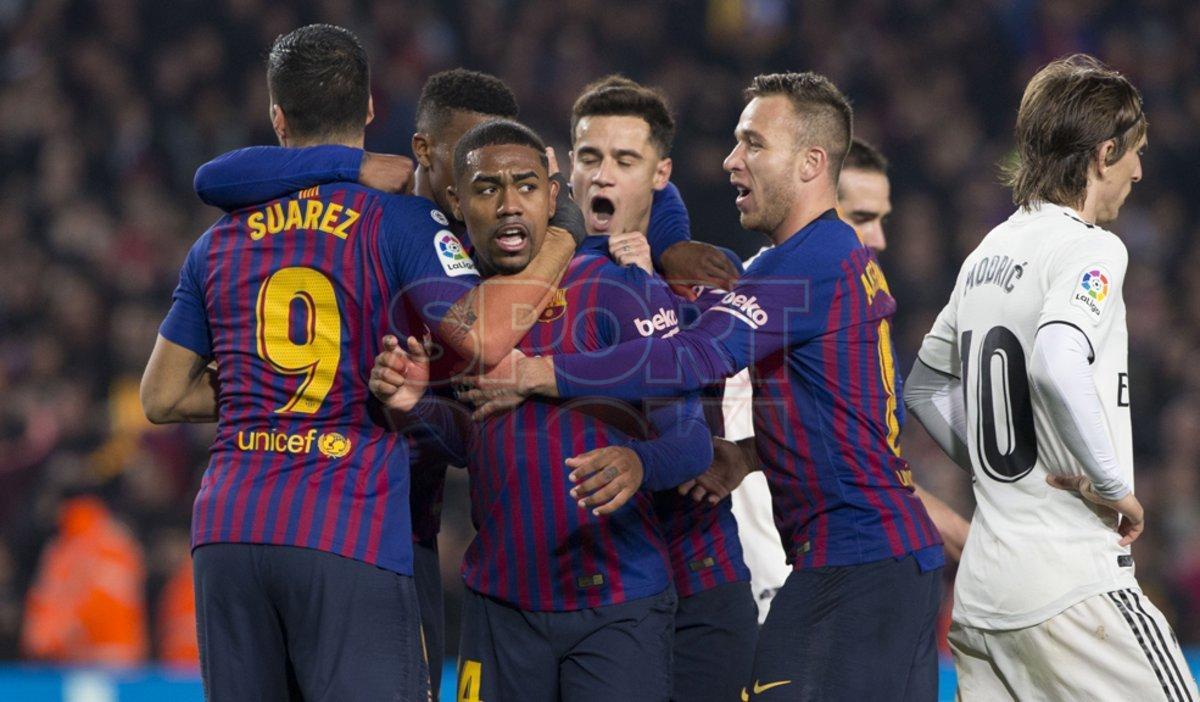 Imágenes de la celebración de Malcom del gol del empate del partido de ida de las semifinales de Copa del Rey entre el FC Barcelona y el Real Madrid