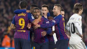 Imágenes de la celebración de Malcom del gol del empate del partido de ida de las semifinales de Copa del Rey entre el FC Barcelona y el Real Madrid