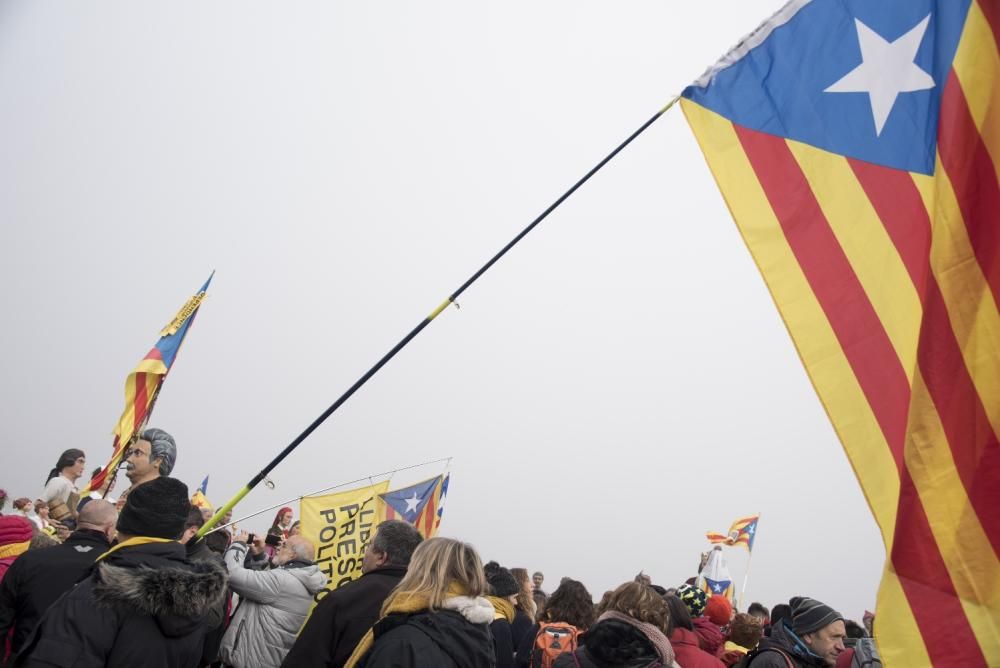 Lledoners s'omple de gegants i gegantons en una trobada inèdita