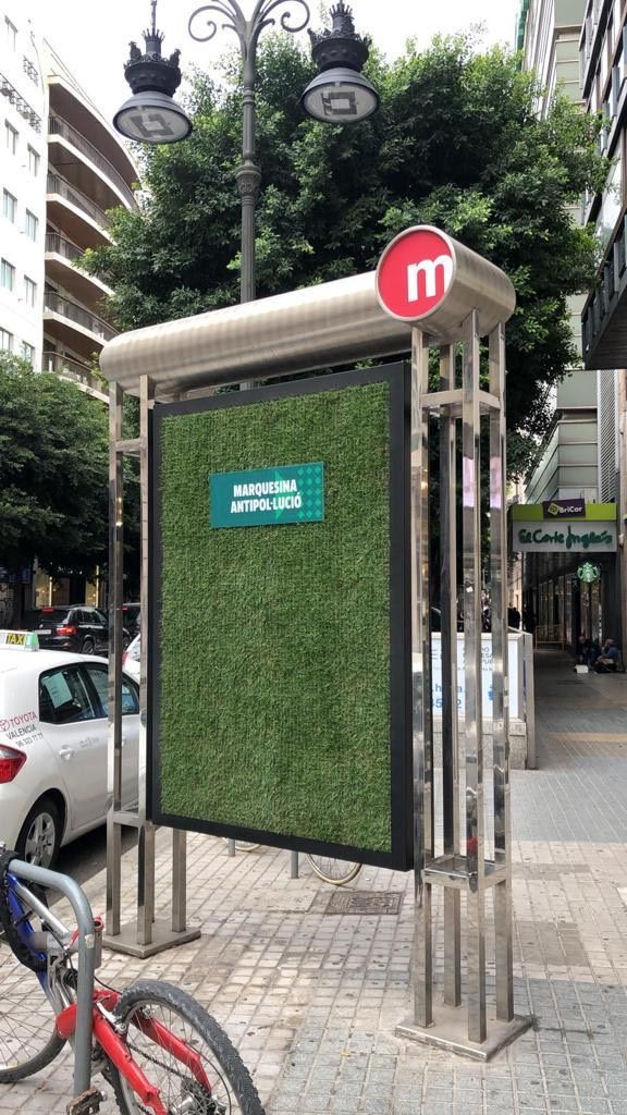 El panel anti polución de la calle Colón