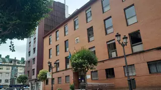 Langreo busca usos para el edificio que sirvió de sede a los juzgados de Sama