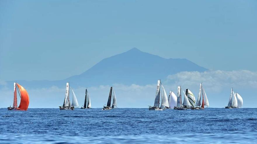 La flota de la regata internacional La Boulangère Mini Transat 2023 ya compite hacia la Isla de Guadalupe