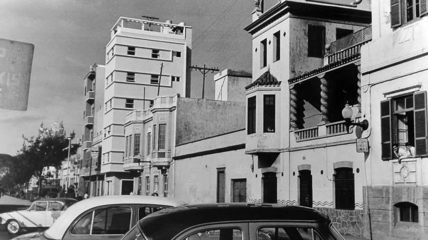 Calle Sagasta, donde estaba el Hospital Inglés, en los años 50.