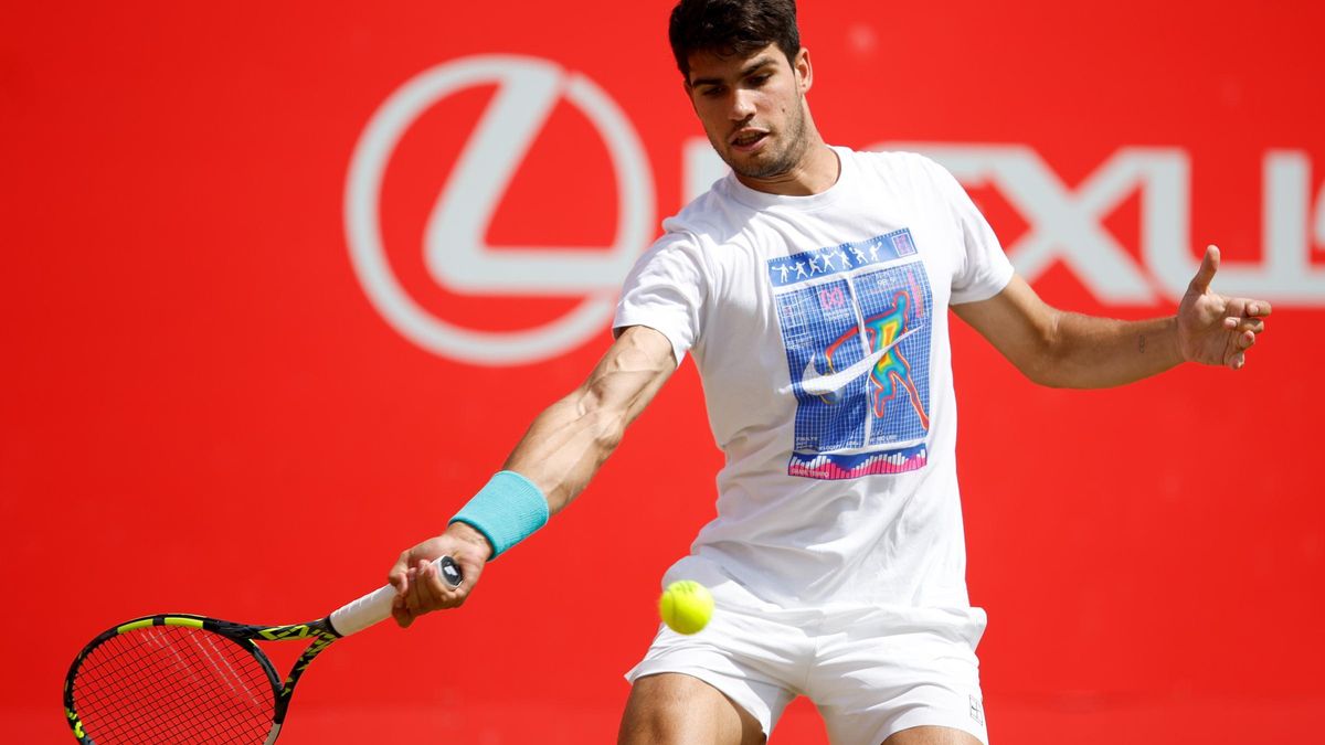 Alcaraz dibuja su segunda final de Queen's