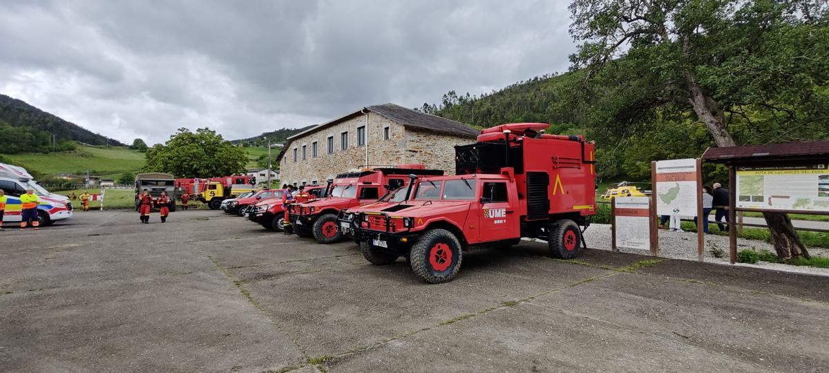 En imágenes: el simulacro de incendio que se celebró este miércoles en Paredes
