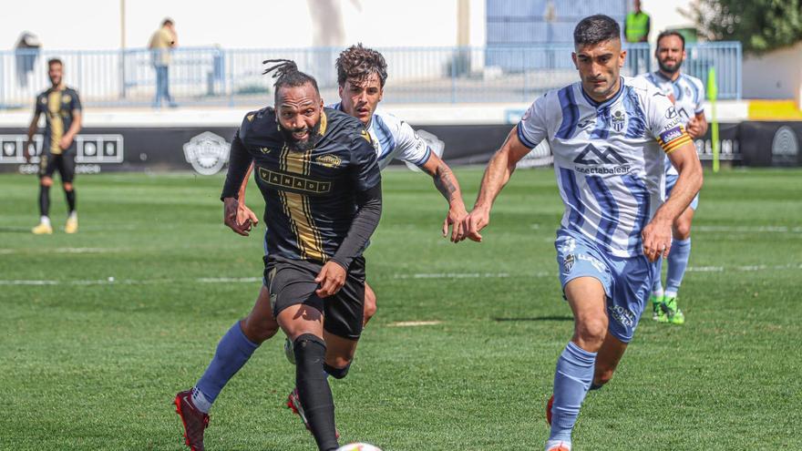 Olaortua, junto a Nsue, en el Intercity-Atlético Baleares.