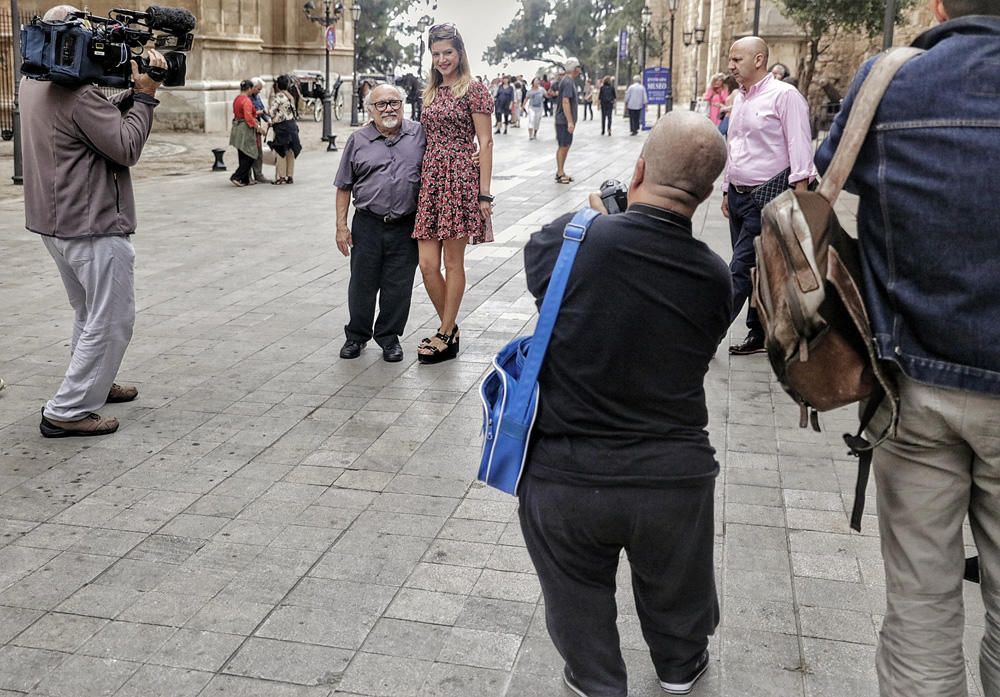 Danny DeVito se pasea por Palma