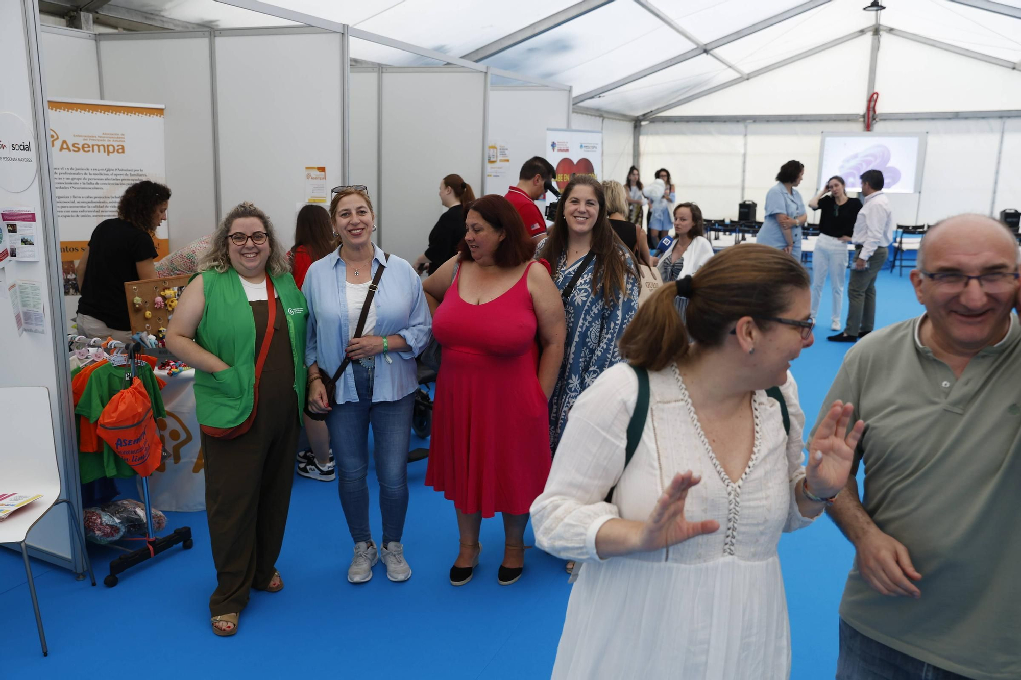 Así fue la feria de la salud del barrio gijonés de Laviada (en imágenes)