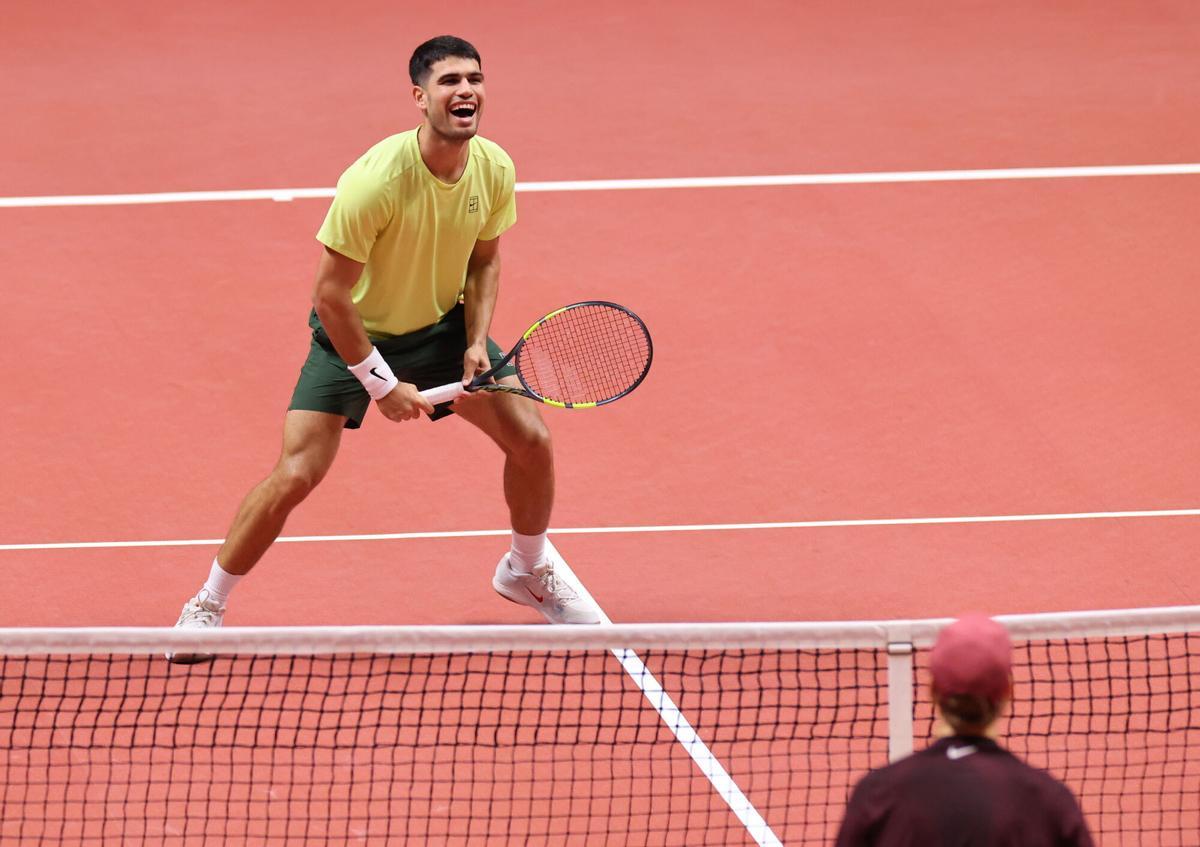 Alcaraz y Sinner, durante el partido de exhibición de este sábado en Corea del Sur.