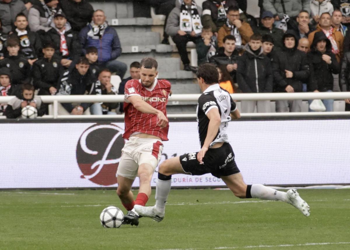 EN IMÁGENES: El Sporting se enfrenta al Burgos en El Plantío