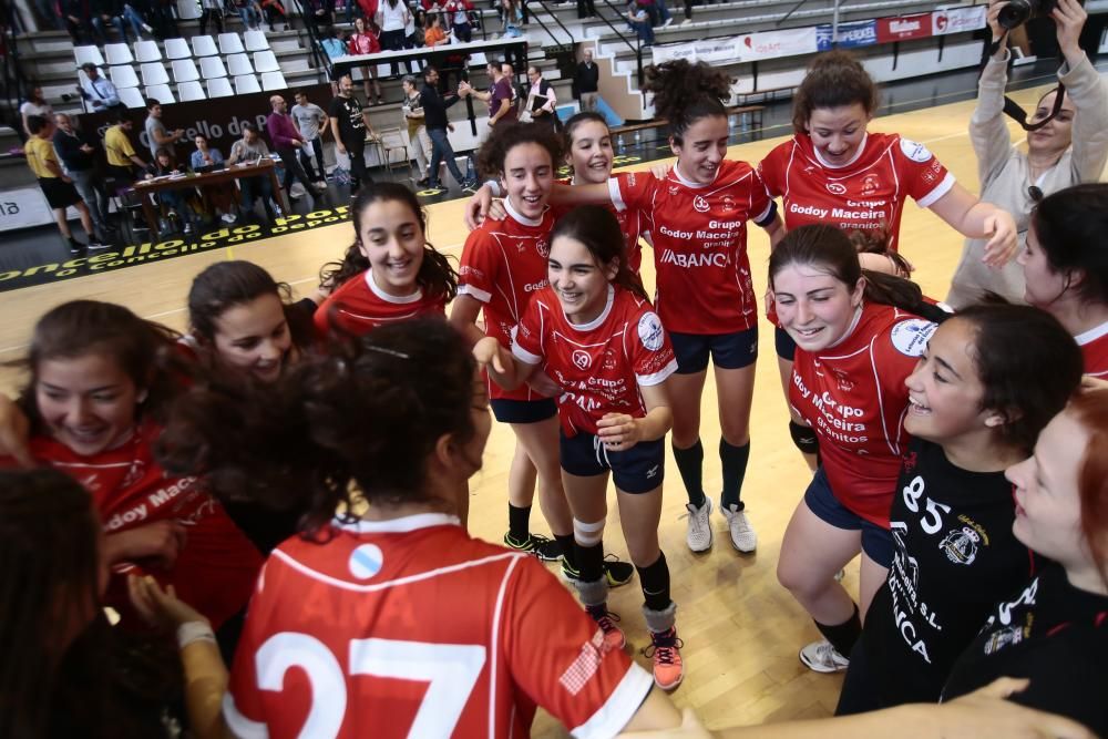 Alegría en las louriñanas, que celebraron el pase a la finalísima por todo lo alto tras eliminar al Gijón.