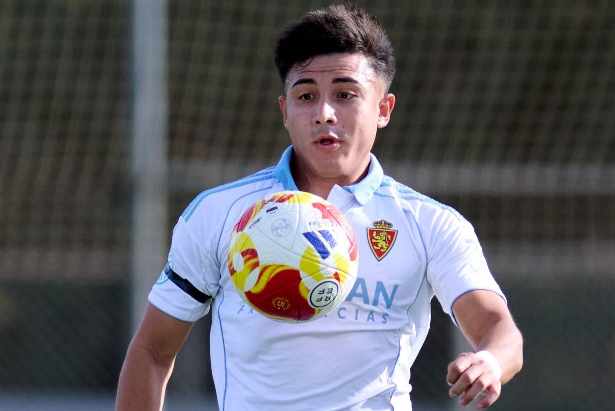 Yoha, del Deportivo Aragón, en el aprtido contra la SD Beasain en la Ciudad Deportiva.