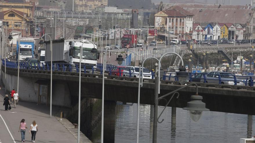 La falta de camioneros dificulta cubrir transportes que demanda la industria