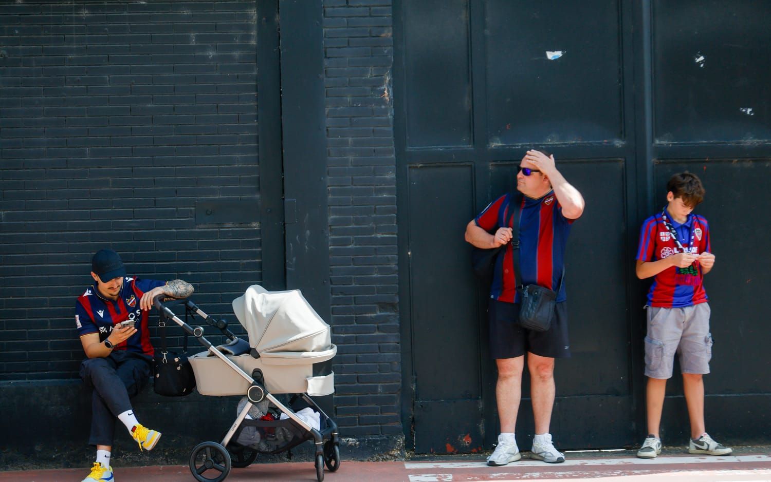 Explosión granota en la llegada del Levante UD a El Plantío